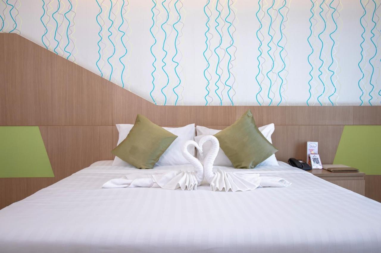 42C The Chic Hotel Nakhon Sawan Esterno foto
