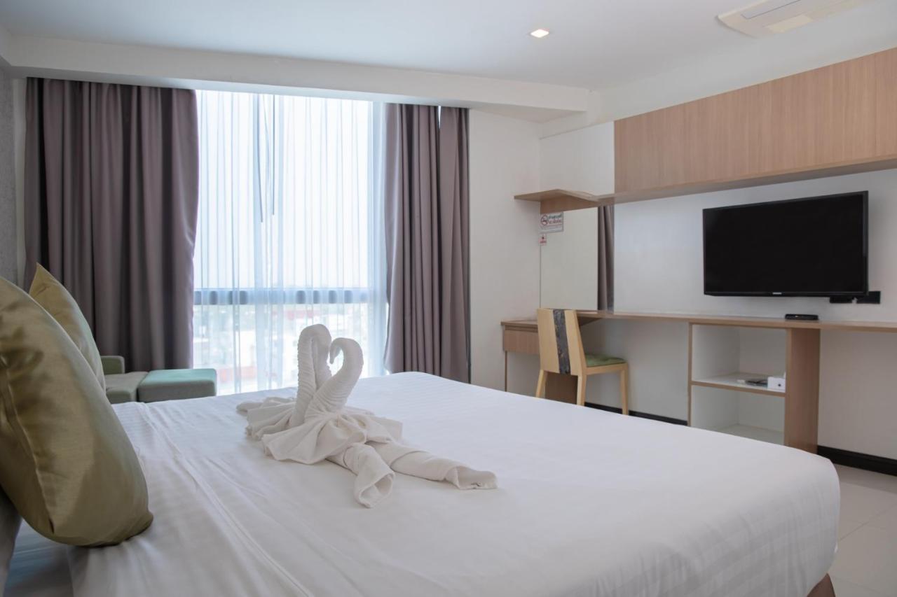 42C The Chic Hotel Nakhon Sawan Esterno foto