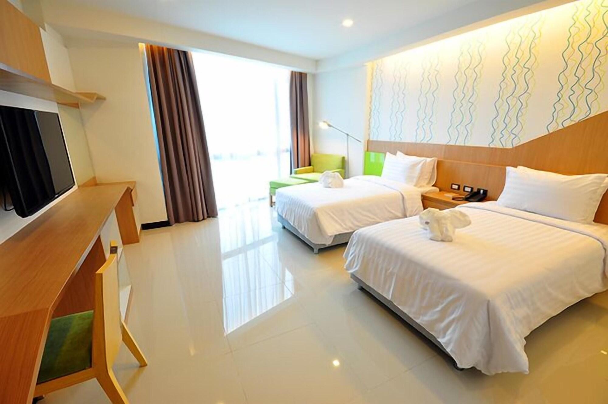 42C The Chic Hotel Nakhon Sawan Esterno foto