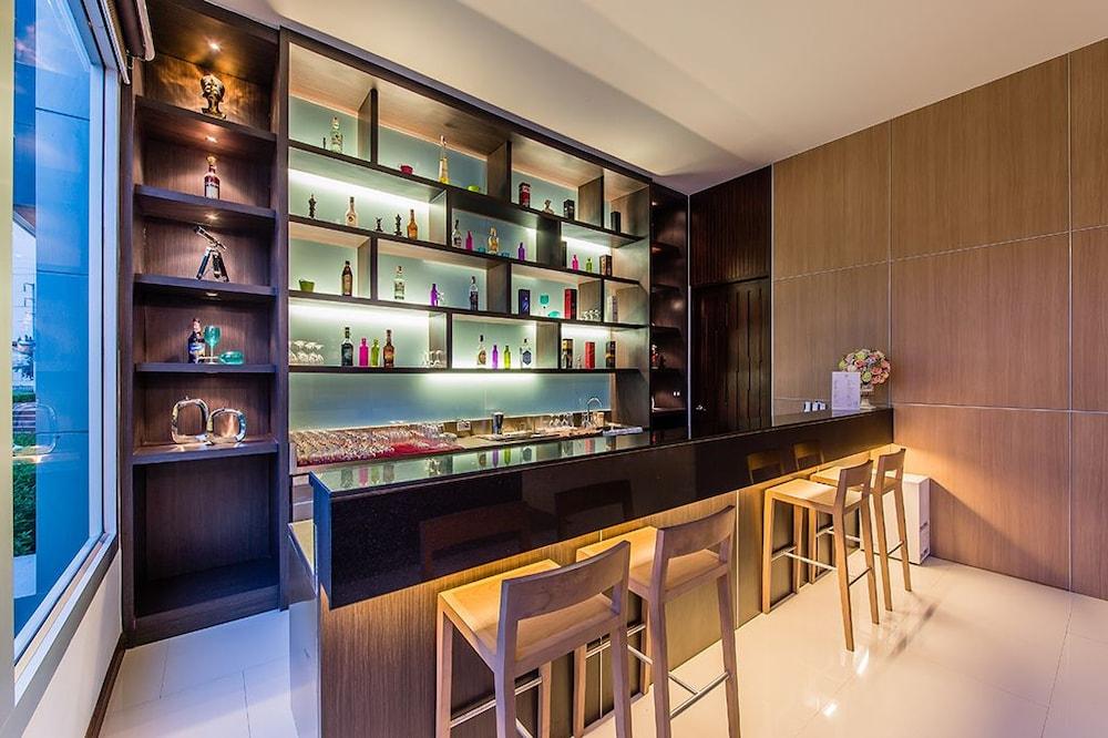 42C The Chic Hotel Nakhon Sawan Esterno foto