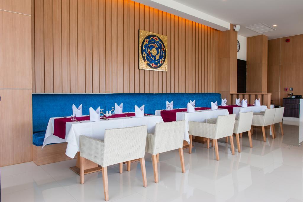42C The Chic Hotel Nakhon Sawan Esterno foto
