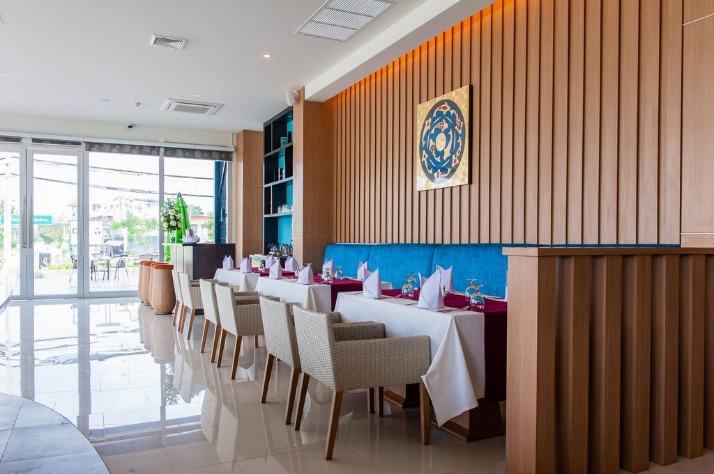 42C The Chic Hotel Nakhon Sawan Esterno foto