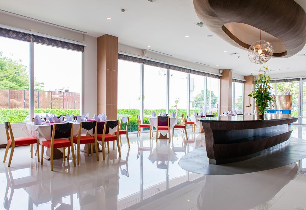 42C The Chic Hotel Nakhon Sawan Esterno foto