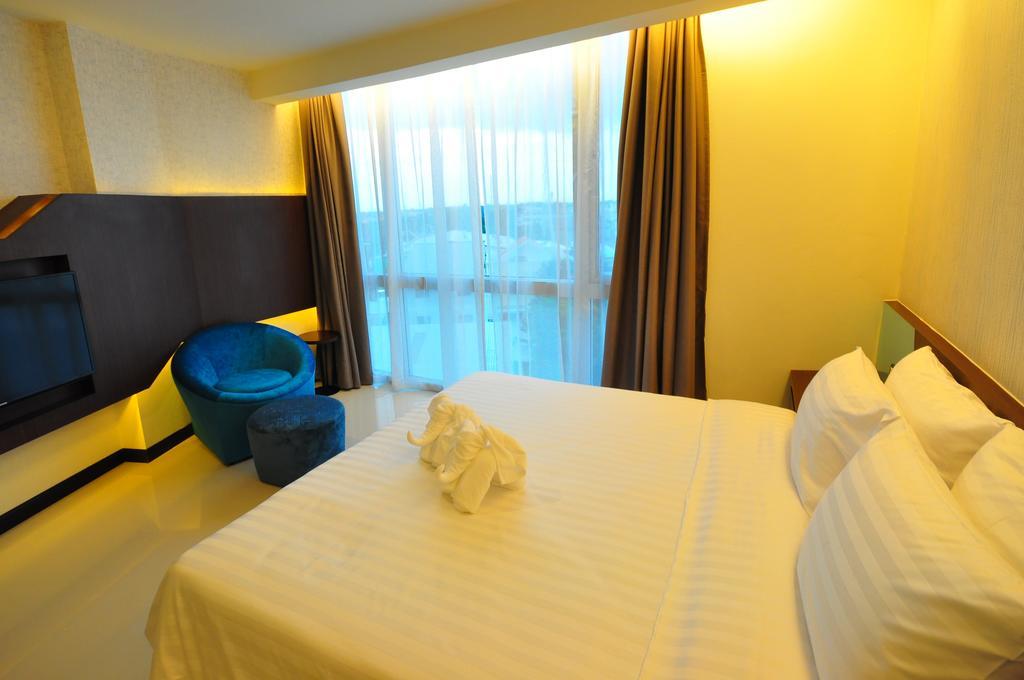 42C The Chic Hotel Nakhon Sawan Esterno foto
