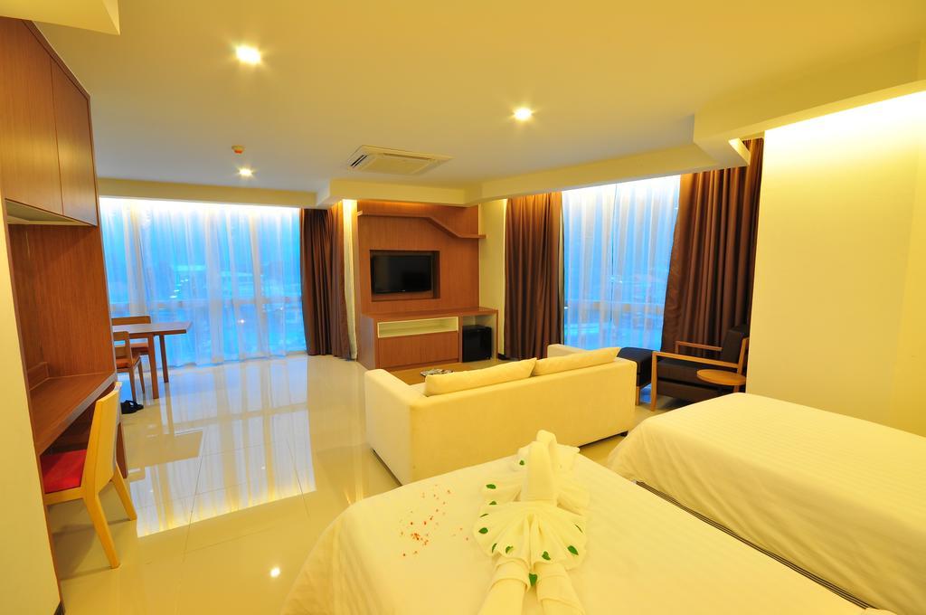 42C The Chic Hotel Nakhon Sawan Esterno foto