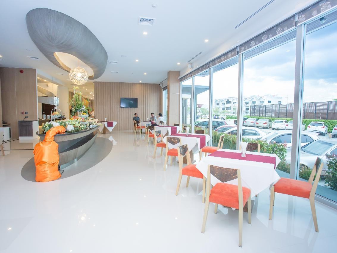 42C The Chic Hotel Nakhon Sawan Esterno foto