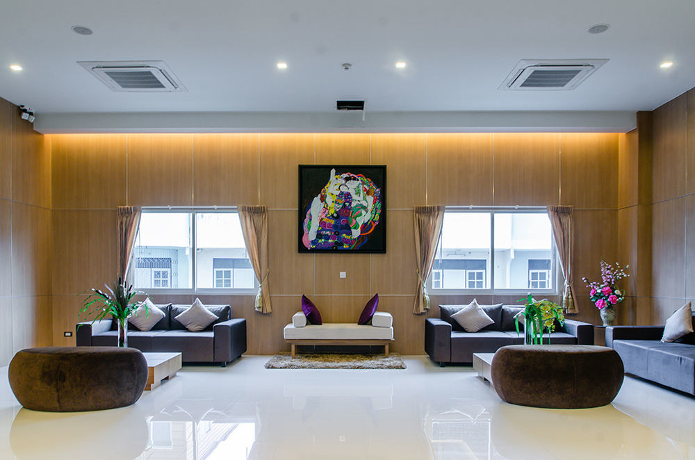 42C The Chic Hotel Nakhon Sawan Esterno foto