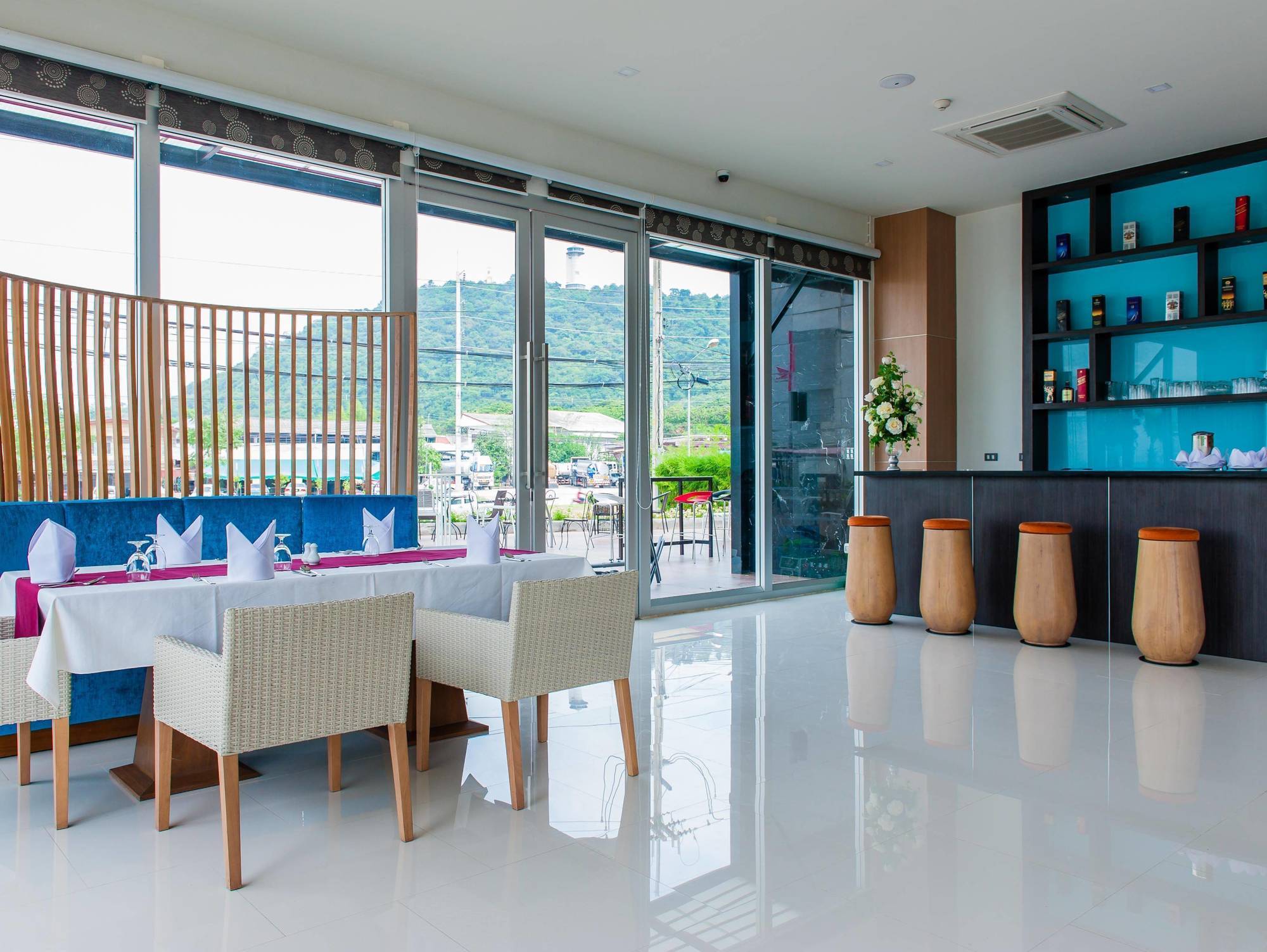 42C The Chic Hotel Nakhon Sawan Esterno foto